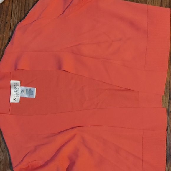 3 tops - Picture 7 of 12